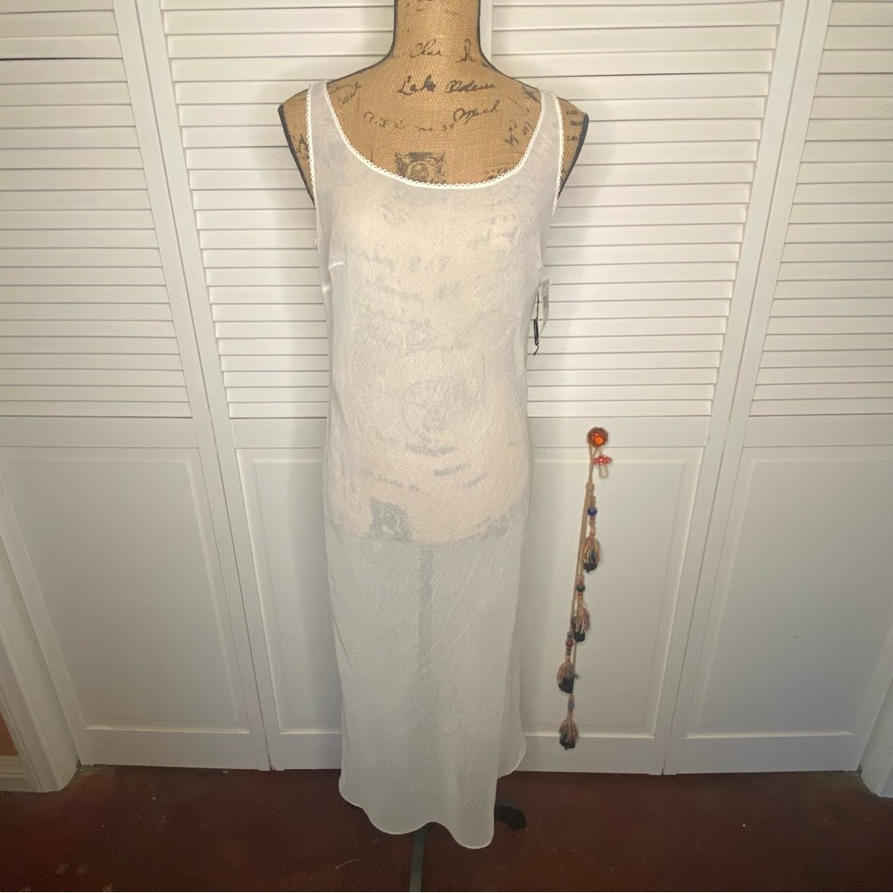 TAHARI Mesh Slip Gown